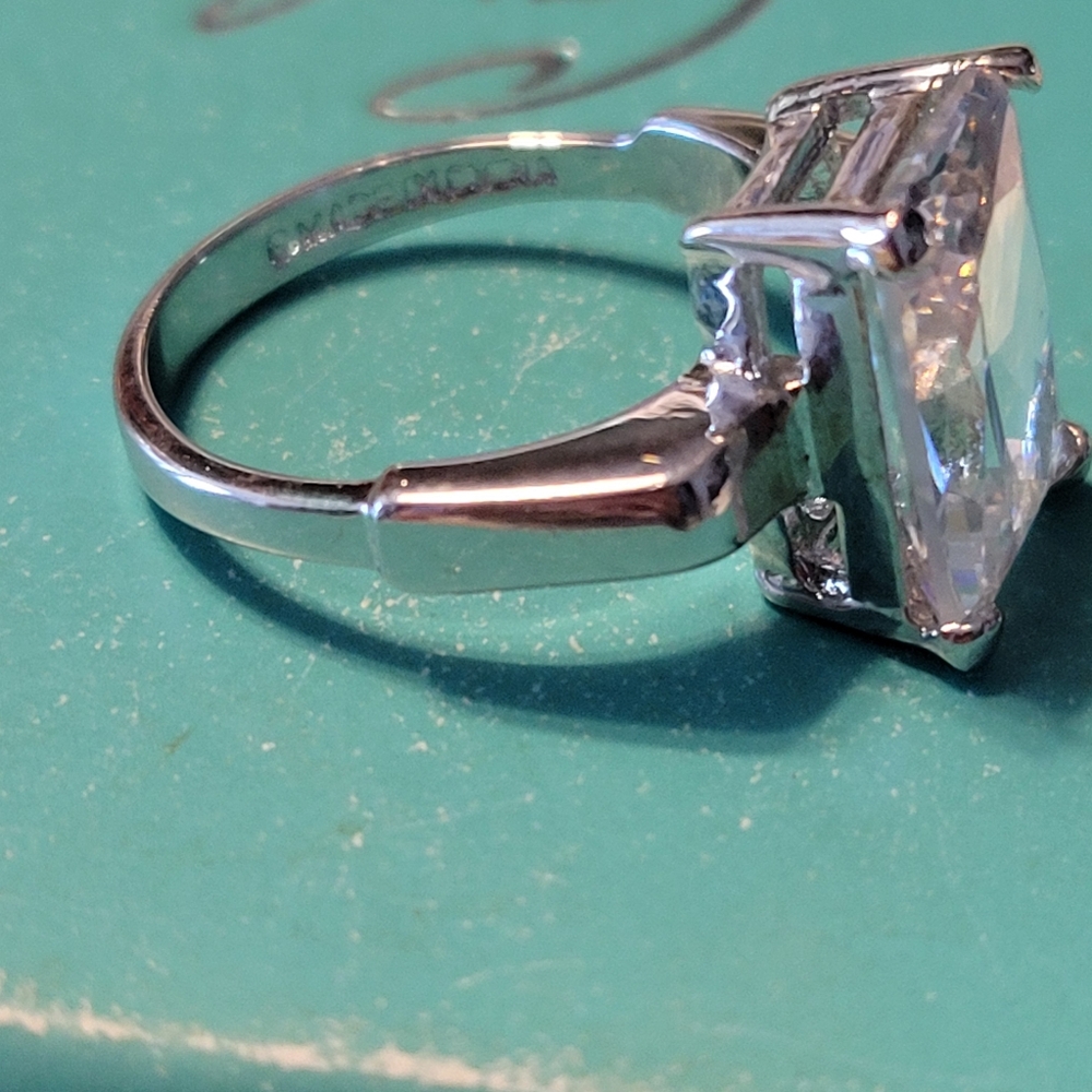Elegant Silver Ring - image 3